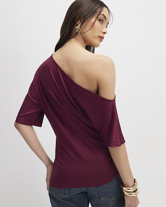 Röd off-shoulder-top med drapering