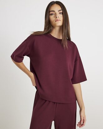 Röd premium-T-shirt med korta ärmar och boxig passform