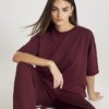 Röd premium-T-shirt med korta ärmar och boxig passform