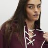 Röd sweatshirt med snörning