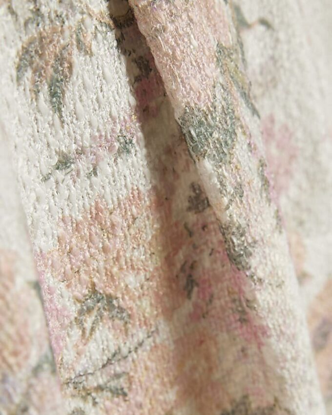 Rosa bouclé-shorts med blommönster
