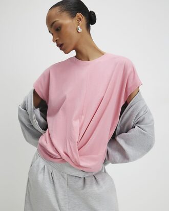 Rosa kortärmad T-shirt med vridet framstycke