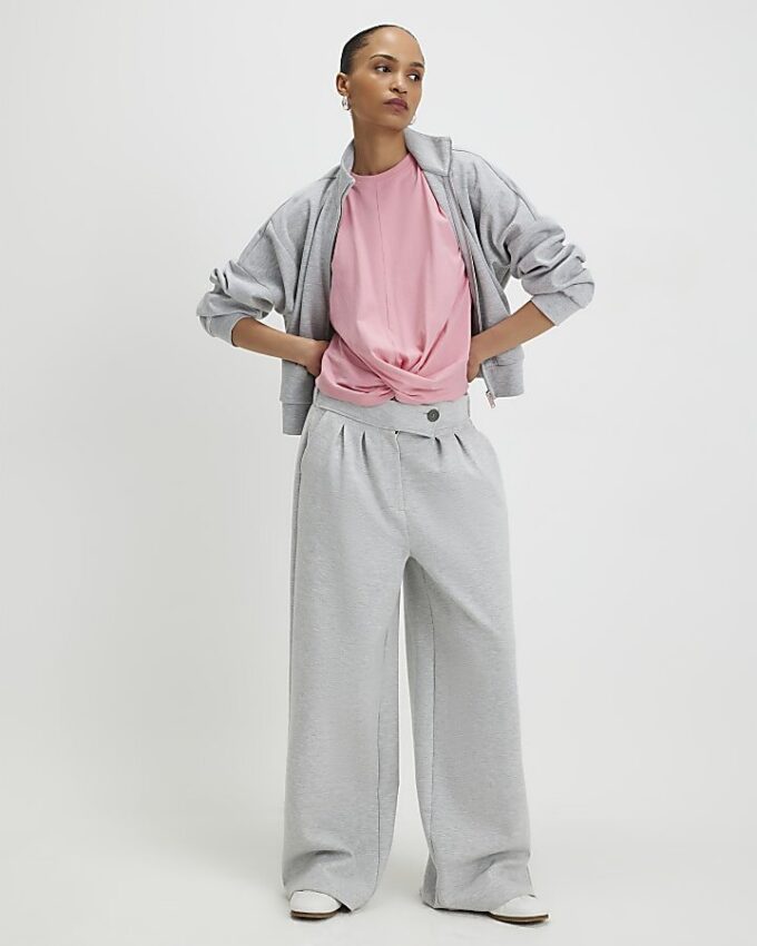 Rosa kortärmad T-shirt med vridet framstycke