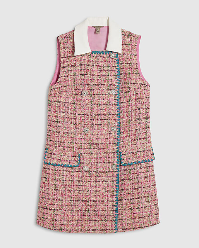 Rosa miniklänning med krage och bouclé-stickning