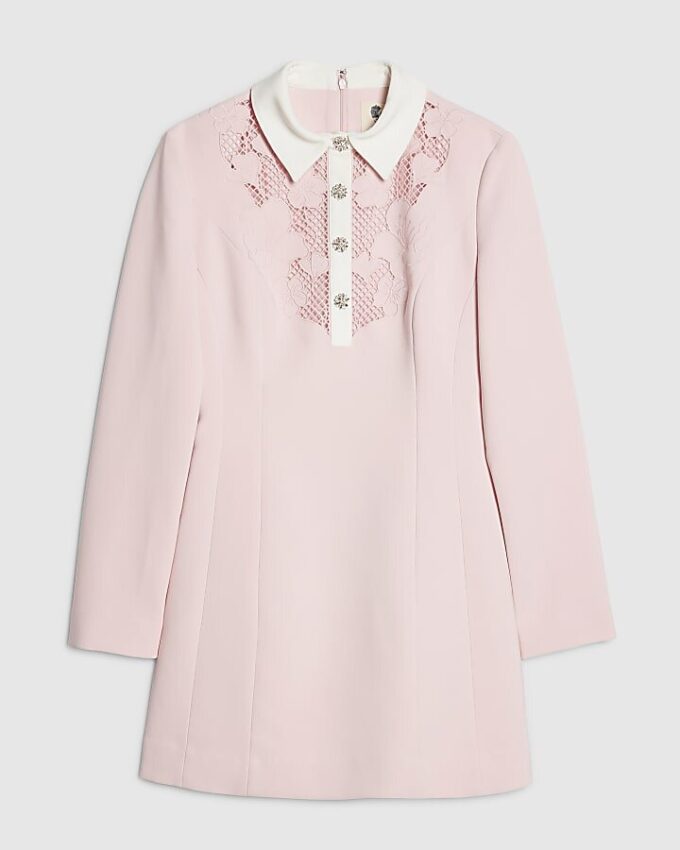 Rosa miniklänning med spetsar och krage