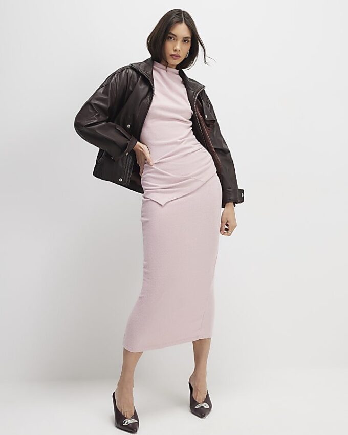 Rosa, mysig, ärmlös draperad topp
