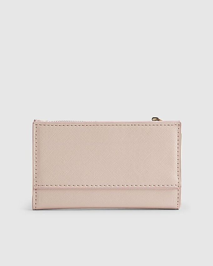 Rosa plånbok med monogram och metallhörn
