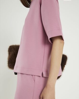 Rosa premium-T-shirt med boxig passform