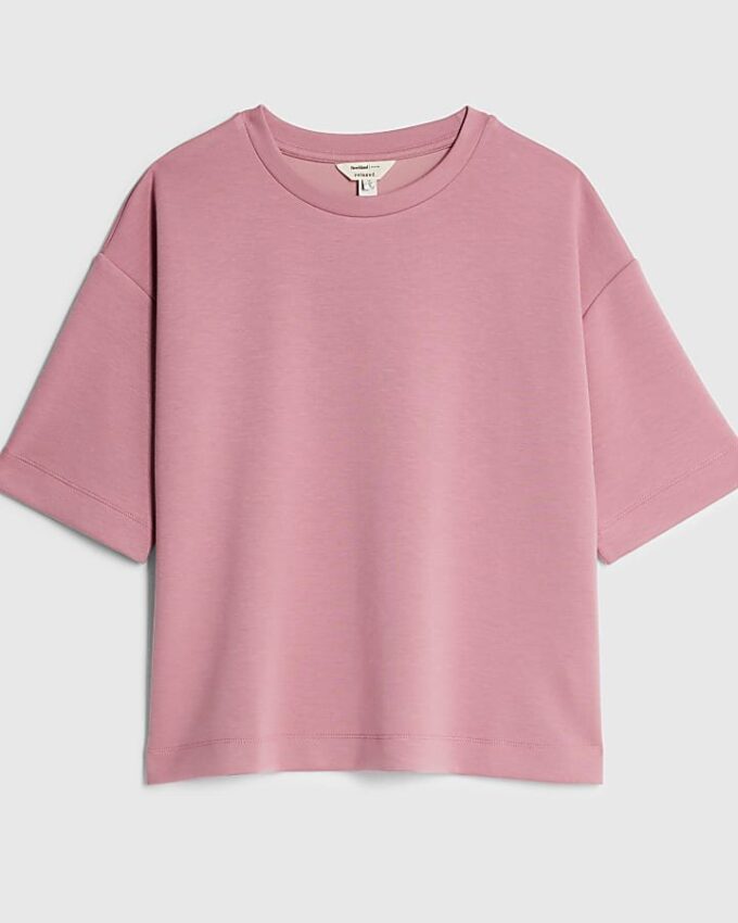 Rosa premium-T-shirt med boxig passform