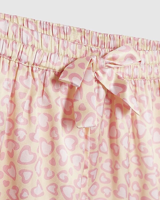 Rosa pyjamas i satin med leopardmönster för flickor