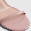 Rosa sandaler med knappt synlig klack