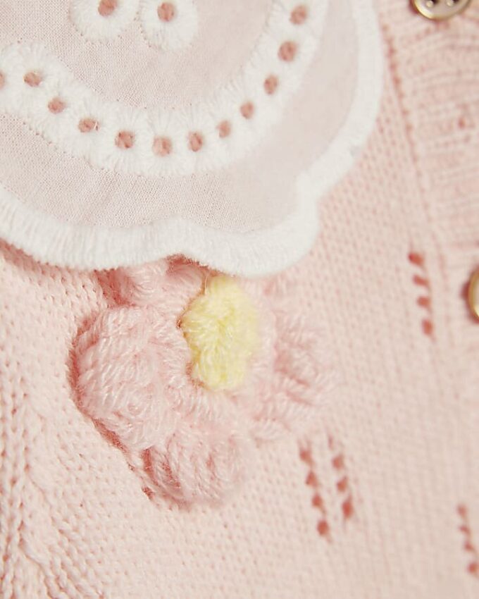 Rosa stickat set med broderade prästkragar för babyflickor
