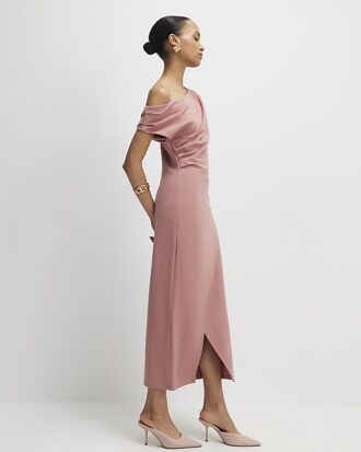 Rosa stretchig draperad midiklänning Rosa stretchig draperad midiklänning