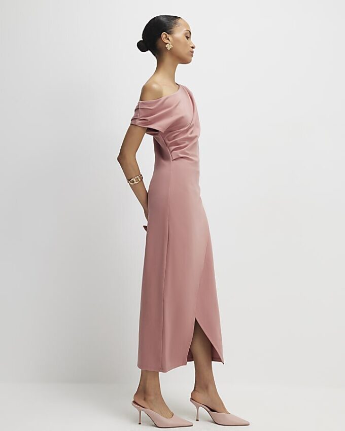 Rosa stretchig draperad midiklänning Rosa stretchig draperad midiklänning