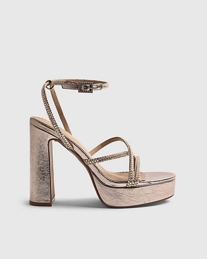 Sandaler med platåklack i roséguld med strass
