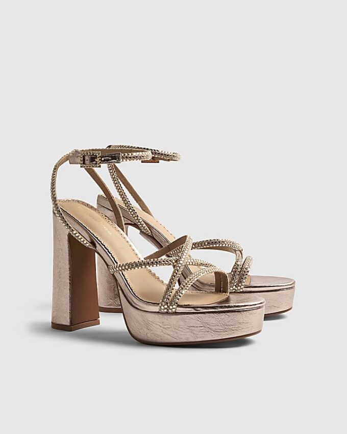 Sandaler med platåklack i roséguld med strass