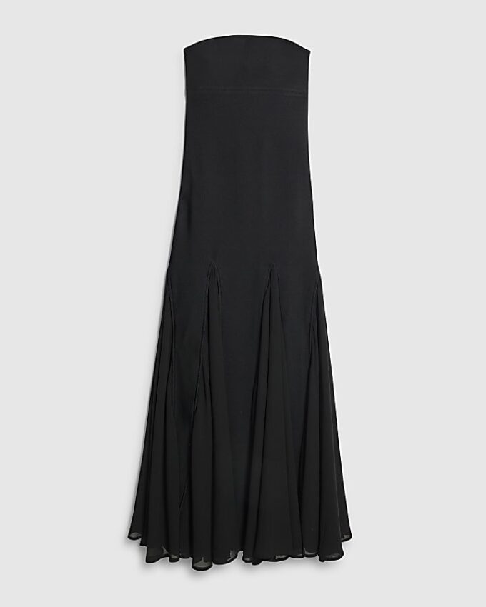 Svart bodycon-klänning med godetkjol