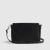 Svart boxig crossbody-väska
