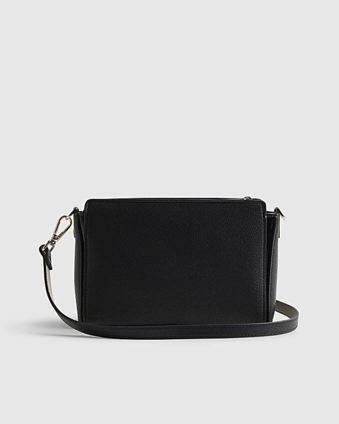 Svart boxig crossbody-väska