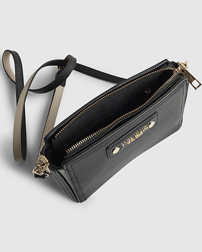 Svart boxig crossbody-väska