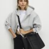 Svart broderad totebag