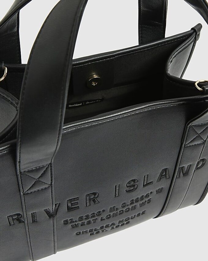 Svart broderad totebag