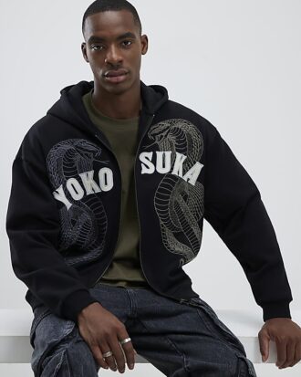 Svart broderad Yokosuka Snake Hoodie