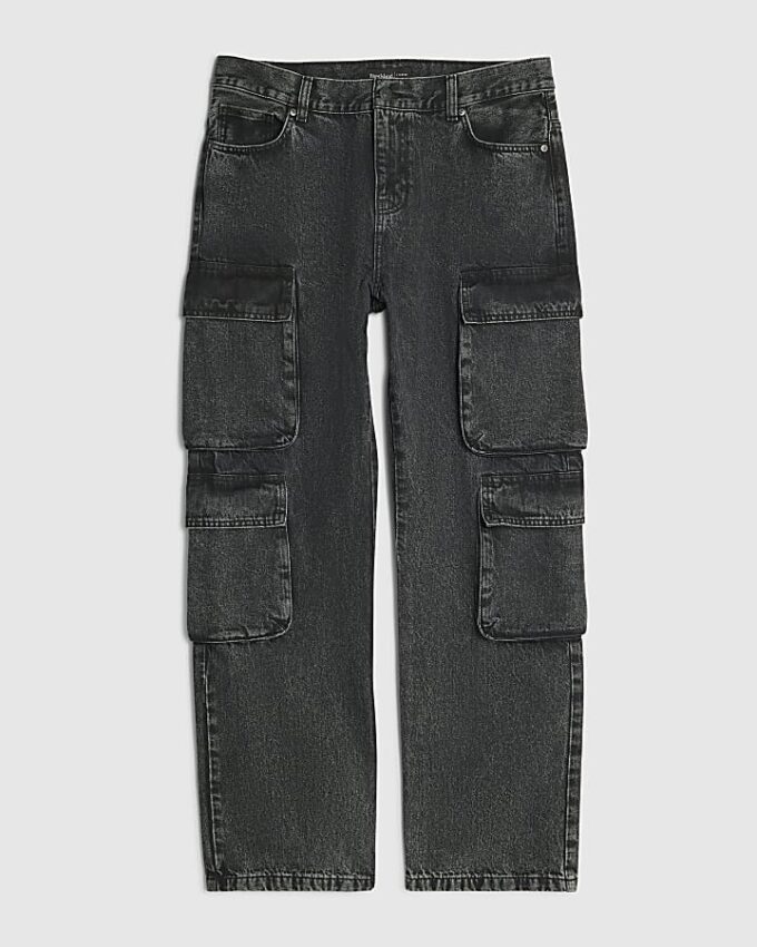 Svart cargojeans med lös passform