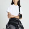 Svart crossbody-väska i imiterat mocka med monogram