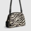 Svart crossbody-väska i ponnyhårsläder med zebramönster