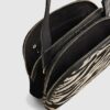 Svart crossbody-väska i ponnyhårsläder med zebramönster