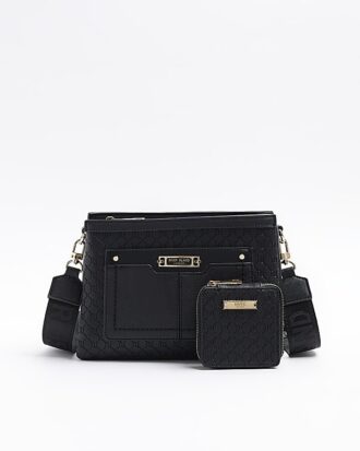 Svart crossbody-väska med präglat monogram