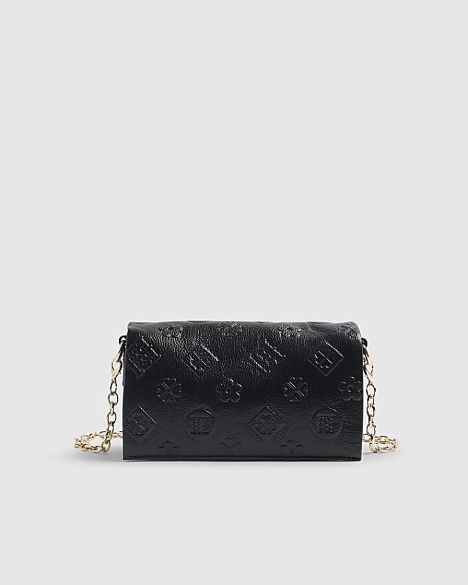 Svart crossbody-väska med präglat monogram