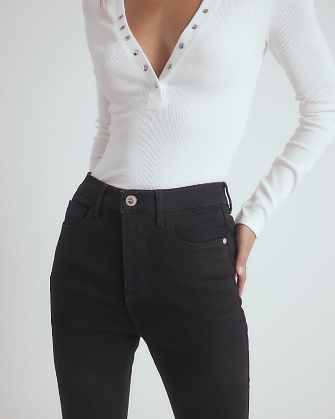 Svart högmidjad Sculpt Flare-jeans Svart högmidjad Sculpt Flare-jeans