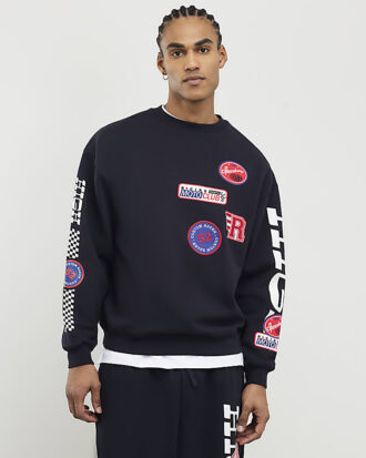 Svart högpresterande sweatshirt med emblem