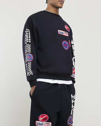 Svart högpresterande sweatshirt med emblem