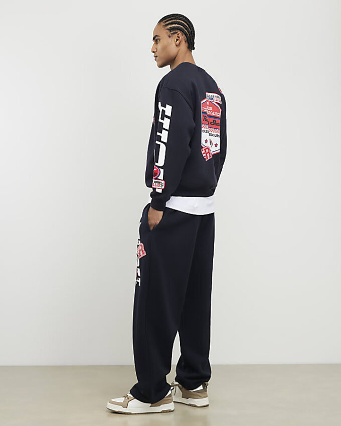 Svart högpresterande sweatshirt med emblem