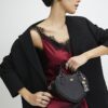 Svart hjärtformad crossbody-väska