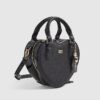 Svart hjärtformad crossbody-väska