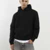 Svart hoodie med normal passform
