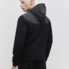 Svart hoodie med normal passform och Luminis-märke