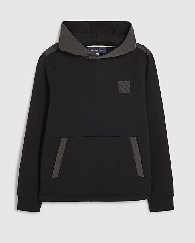 Svart hoodie med normal passform och Luminis-märke