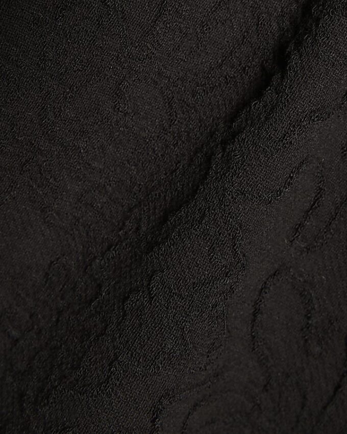 Svart jacquard-T-shirt med korta ärmar och boxig passform