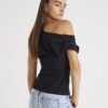 Svart kortärmad off shoulder-top med drapering