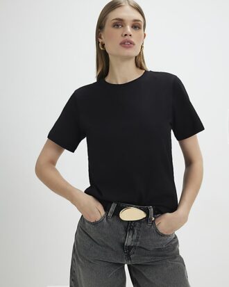 Svart kortärmad slim fit-T-shirt