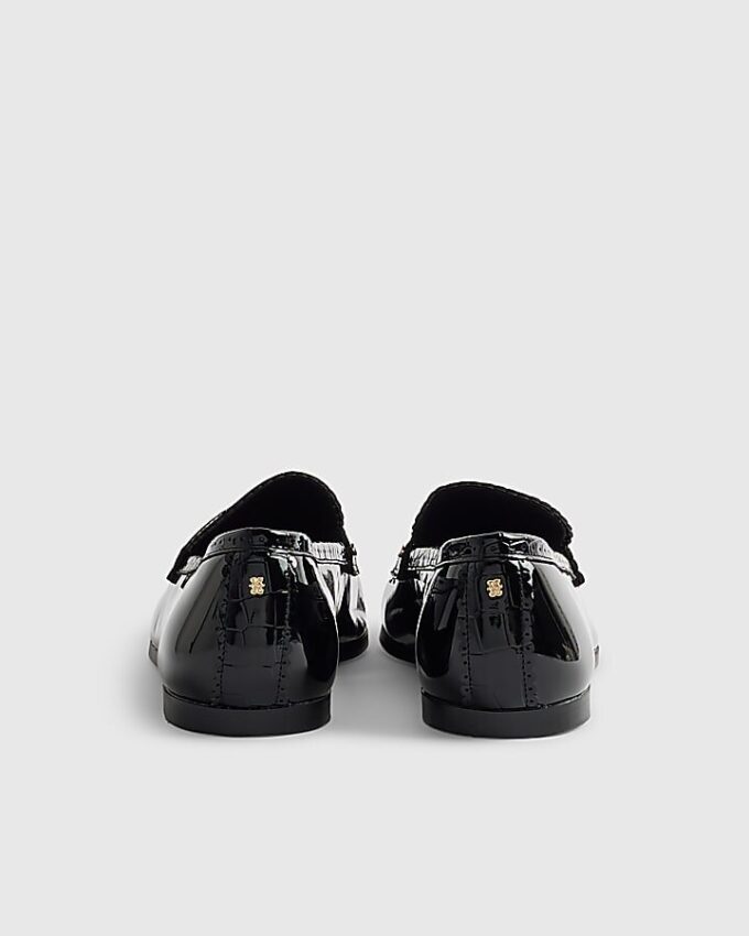 Svart lackloafers med skulpterad kant