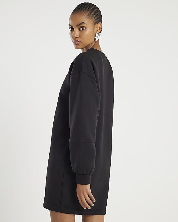Svart långärmad sweatshirtklänning