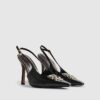 Svart logo-slingback-klackar