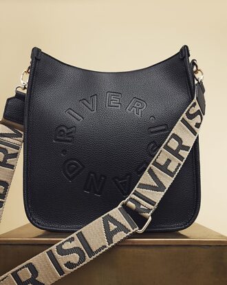Svart messenger-väska med logotyp