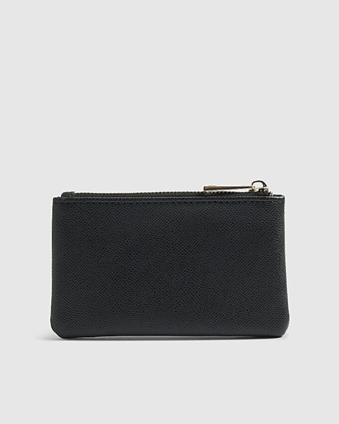 Svart miniväska med präglat monogram
